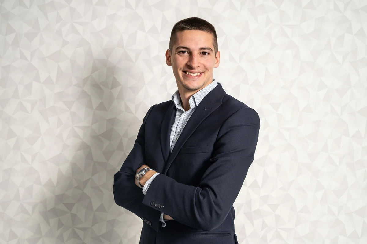 Guide complet 2026 : lancer une start-up avec un budget limité et réussir